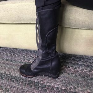 Used Sorel Kate the great boots